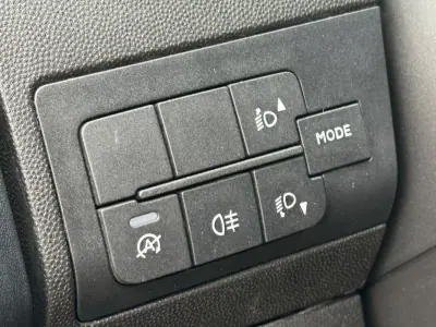 Peugeot 2020 - 16950 EUR, 100000 km - AUTO.MOTO.pt - 100000km - foto 24 de 24