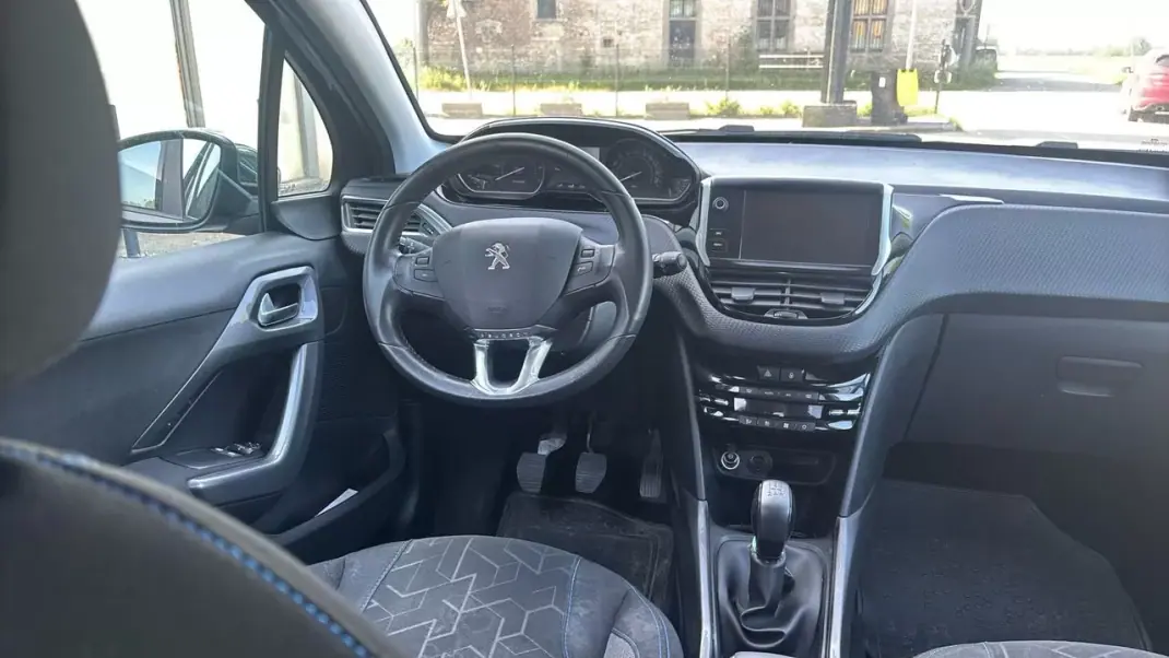 Peugeot 2008 2018 - 9750 EUR, 85023 km - AUTO.MOTO.pt - 85023km - foto 6 de 9