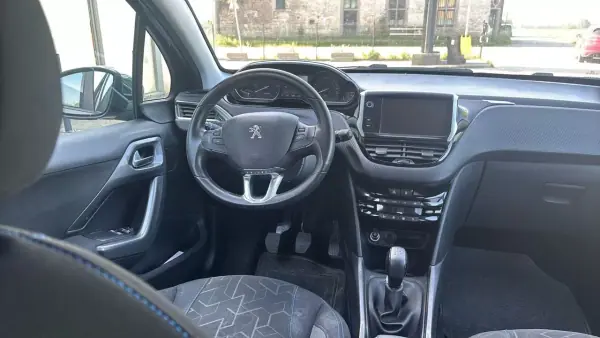 Peugeot 2008 2018 - 9750 EUR, 85023 km - AUTO.MOTO.pt - 85023km - foto 6 de 9