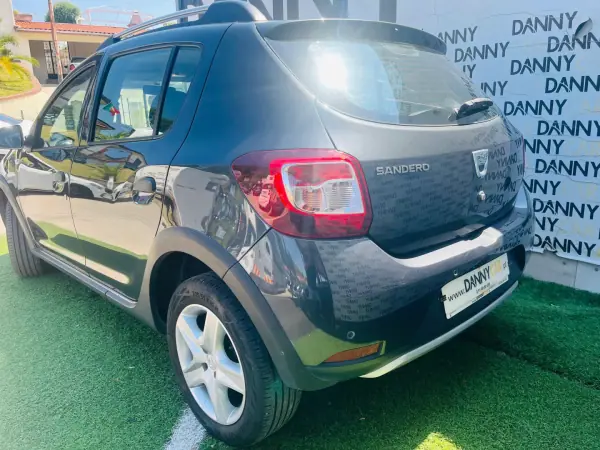 Dacia Sandero 2016 - 11900 EUR, 99000 km - AUTO.MOTO.pt - 99000km - foto 11 de 12