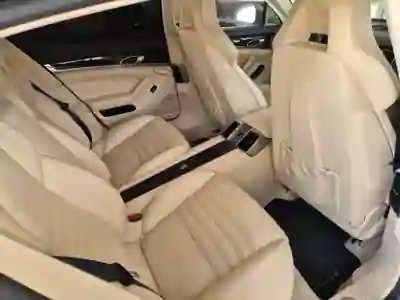 Porsche Panamera 2010 - 39500 EUR, 100000 km - AUTO.MOTO.pt - 100000km - foto 3 de 10