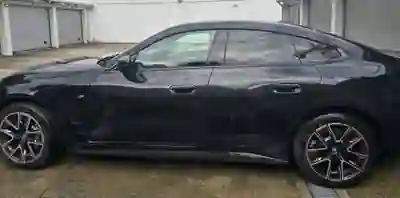 BMW i4 2023 - 41000 EUR, 54000 km - AUTO.MOTO.pt - 54000km - foto 2 de 6