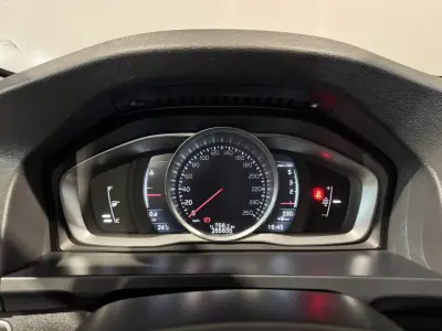 Volvo V60 2016 - 13900 EUR, 265393 km - 265393km - foto 27 de 44
