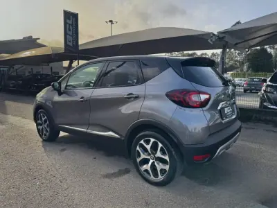Renault Captur 2018 - 14500 EUR, 48000 km - AUTO.MOTO.pt - 48000km - foto 4 de 32