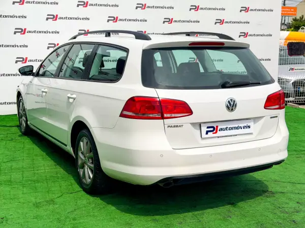 Volkswagen Passat Variant 2013 - 8500 EUR, 239977 km - AUTO.MOTO.pt - 239977km - foto 6 de 25