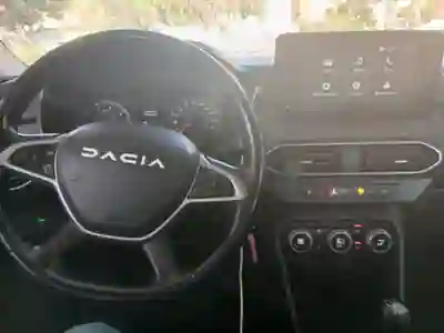 Dacia Sandero 2024 — foto 2 de 4