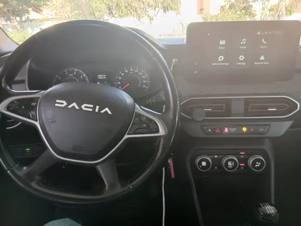 Dacia Sandero 2024 — foto 2 de 4
