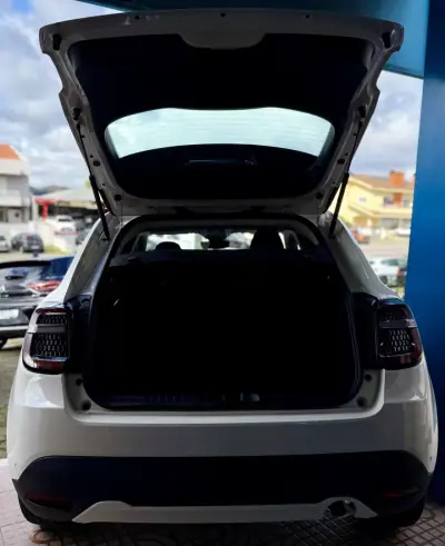 Fiat 600 2025 - 20950 EUR, 6000 km - AUTO.MOTO.pt - 6000km - foto 25 de 31