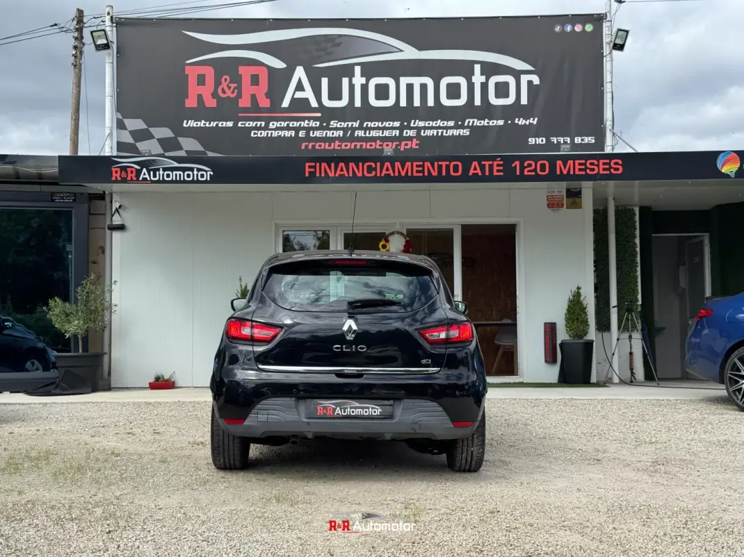 Renault Clio 2015 - 10990 EUR, 140000 km - AUTO.MOTO.pt - 140000km - foto 6 de 12