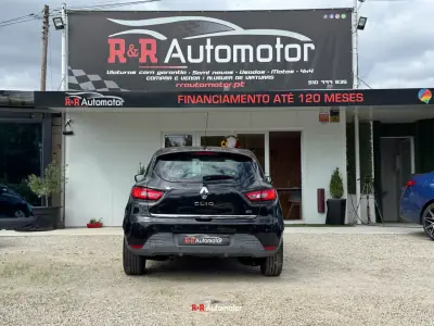 Renault Clio 2015 - 10990 EUR, 140000 km - AUTO.MOTO.pt - 140000km - foto 6 de 12