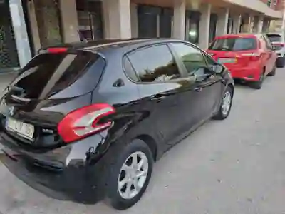 Peugeot 208 2014 - 6500 EUR, 81000 km - 81000km - foto 4 de 6