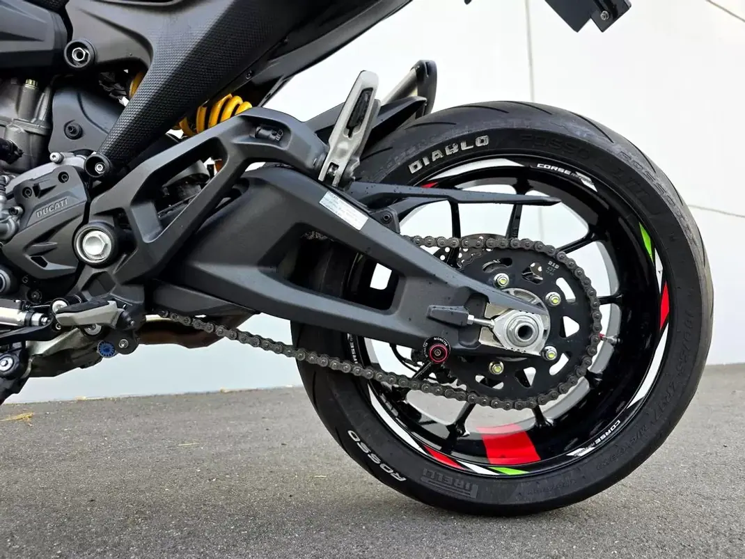 Ducati Monster 1000 2025 - 10500 EUR, 4500 km - 4500km - foto 11 de 22