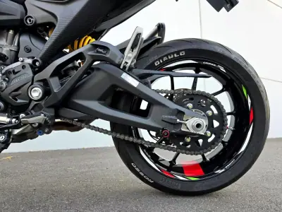 Ducati Monster 1000 2025 - 10500 EUR, 4500 km - 4500km - foto 11 de 22
