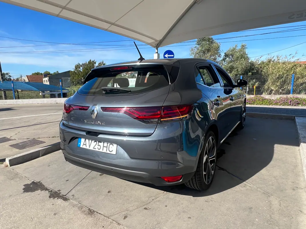 Renault Mégane 2021 - 17490 EUR, 92 km - AUTO.MOTO.pt - 92km - foto 5 de 5