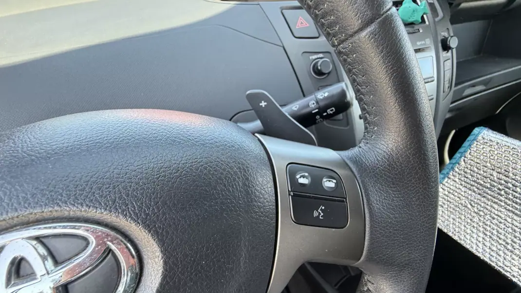 Toyota Yaris 2010 - 8700 EUR, 69707 km - AUTO.MOTO.pt - 69707km - foto 28 de 35