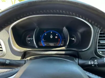 Renault Mégane 2019 - 14250 EUR, 135000 km - AUTO.MOTO.pt - 135000km - foto 22 de 39