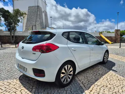 Kia Ceed 2017 - 13250 EUR, 92215 km - AUTO.MOTO.pt - 92215km - foto 23 de 23