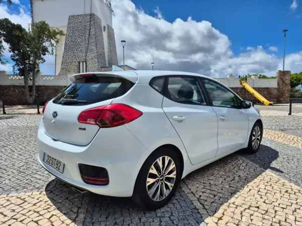 Kia Ceed 2017 - 13250 EUR, 92215 km - AUTO.MOTO.pt - 92215km - foto 23 de 23