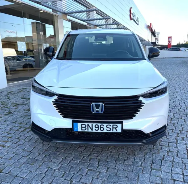 Honda HR-V 1.5 i-MMD e:HEV Elegance Black Edition 2024 Híbrido (Gasolina) — 30 000 km Honda HR-V 1.5 i-MMD e:HEV Elegance Black Edition 2024 Híbrido (Gasolina)