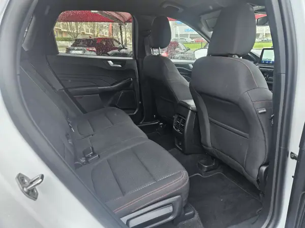 Ford Kuga 2022 - 17800 EUR, 129800 km - AUTO.MOTO.pt - 129800km - foto 15 de 49