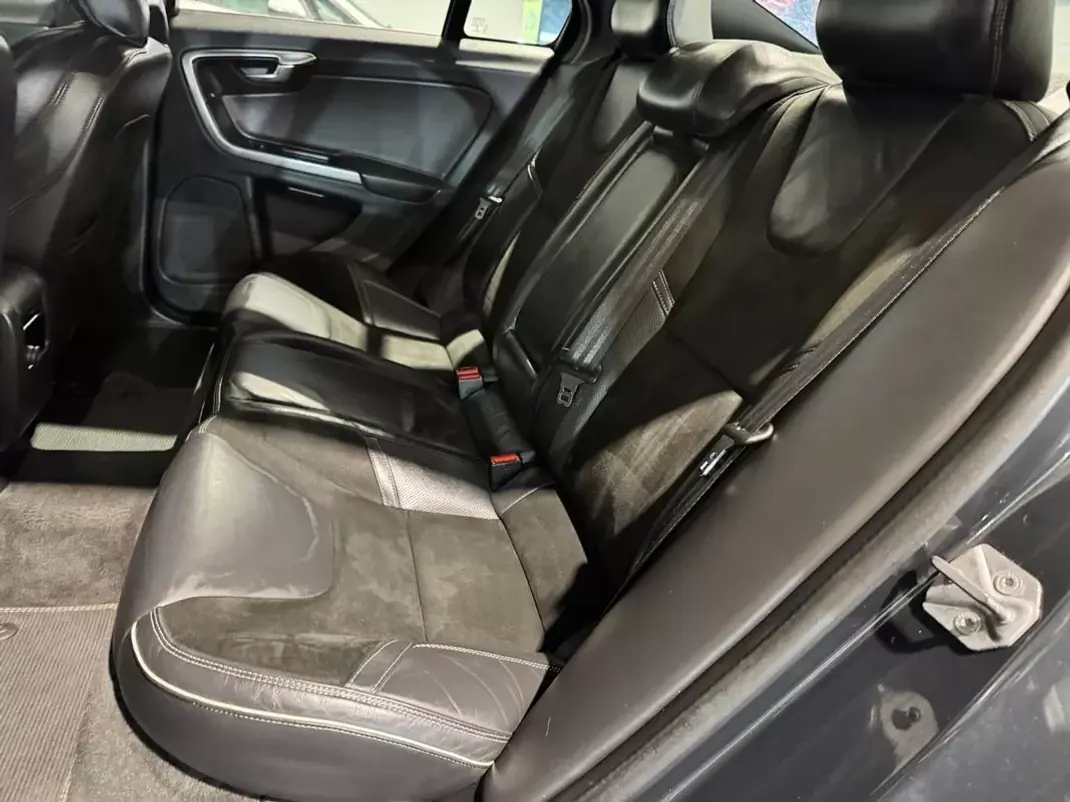 Volvo S60 2016 - 14900 EUR, 205158 km - 205158km - foto 15 de 30