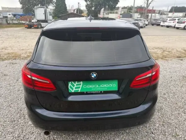 BMW 216 Active Tourer 2015 - 16000 EUR, 170700 km - AUTO.MOTO.pt - 170700km - foto 9 de 24