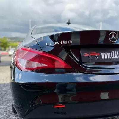 Mercedes-Benz CLA 180 2015 - 17500 EUR, 184000 km - AUTO.MOTO.pt - 184000km - foto 4 de 22