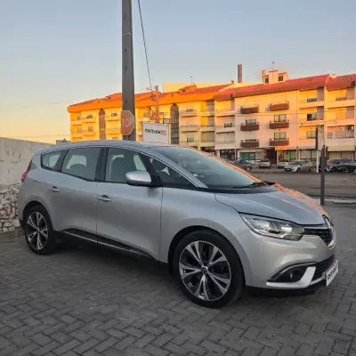 Renault Grand Scénic 2018 — photo 3 of 28