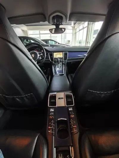 Porsche Panamera 2011 - 37500 EUR, 129500 km - AUTO.MOTO.pt - 129500km - foto 36 de 38