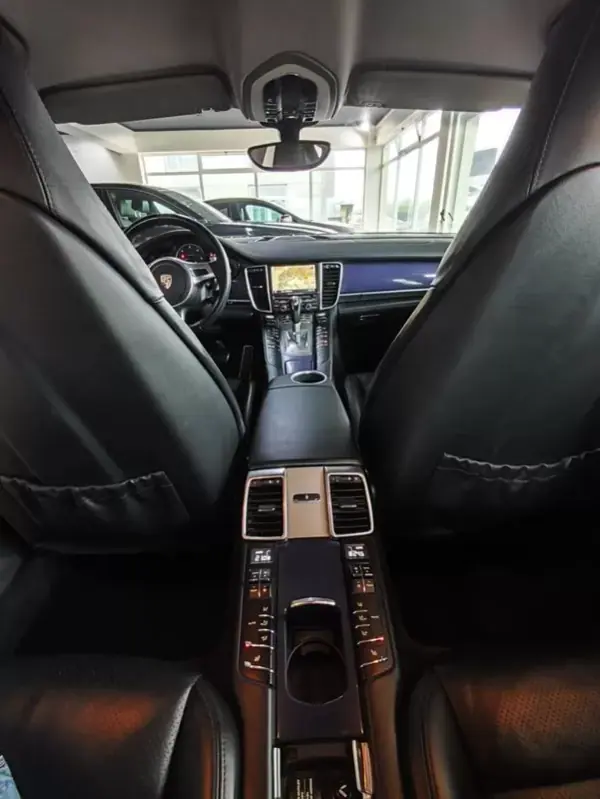 Porsche Panamera 2011 - 37500 EUR, 129500 km - AUTO.MOTO.pt - 129500km - foto 36 de 38