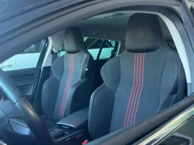 Renault Mégane 2021 - 19900 EUR, 72500 km - AUTO.MOTO.pt - 72500km - foto 8 de 25