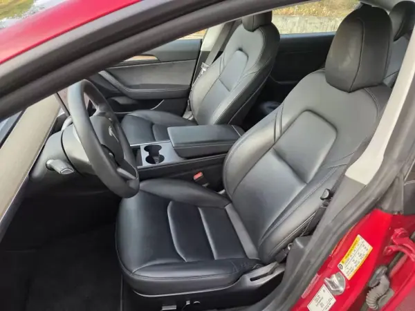 Tesla Model 3 2021 - 27499 EUR, 74631 km - 74631km - foto 15 de 34
