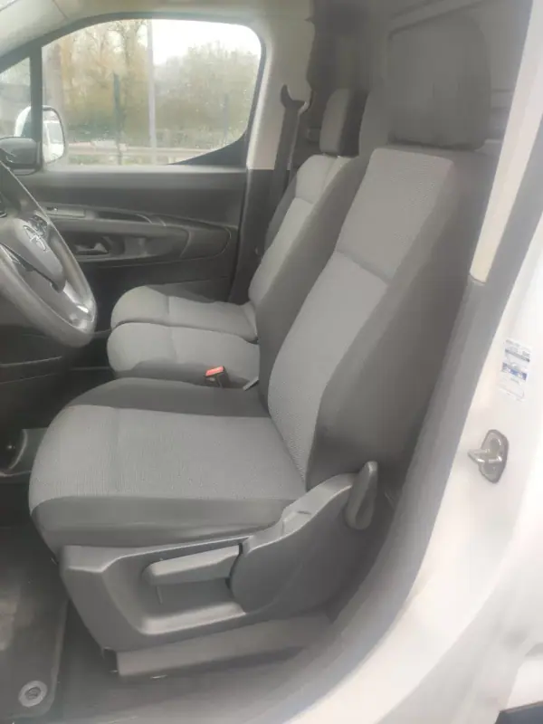 Opel Combo 2020 - 12978 EUR, 149789 km - AUTO.MOTO.pt - 149789km - foto 5 de 17