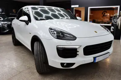 Porsche Cayenne 2015 - 41900 EUR, 140000 km - 140000km - foto 6 de 32