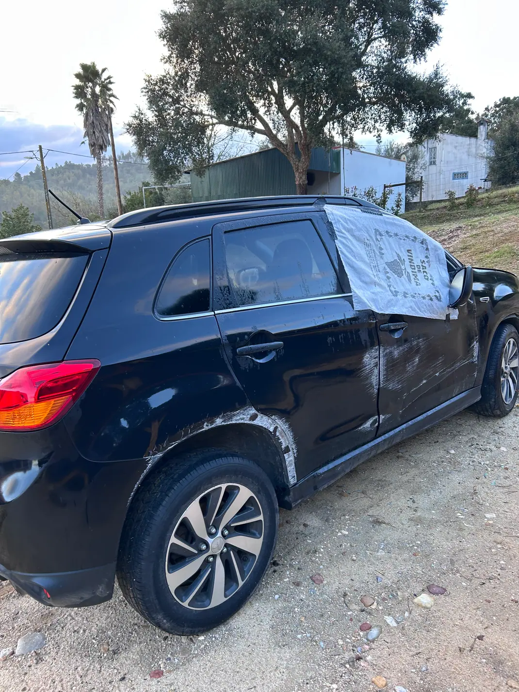 Mitsubishi ASX 2015 - 1500 EUR, 180000 km - AUTO.MOTO.pt - 180000km - foto 2 de 3