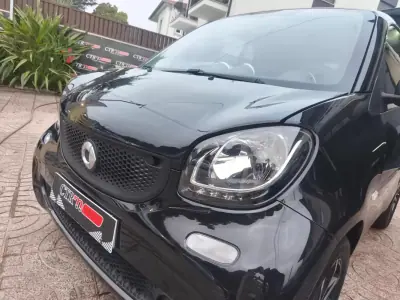 Smart Fortwo Cabrio 2016 - 9900 EUR, 76000 km - AUTO.MOTO.pt - 76000km - foto 11 de 24