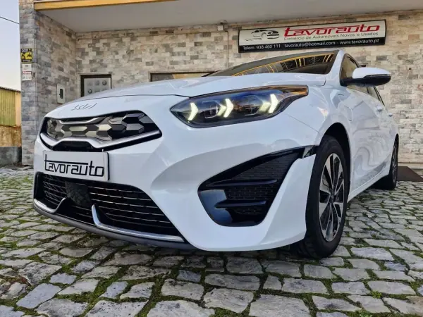 Kia Ceed SW 2023 - 23500 EUR, 82000 km - AUTO.MOTO.pt - 82000km - foto 19 de 42