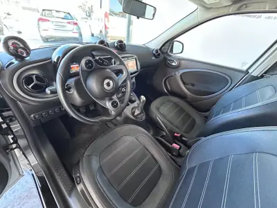 Smart ForFour 2016 - 10990 EUR, 51569 km - AUTO.MOTO.pt - 51569km - foto 12 de 14