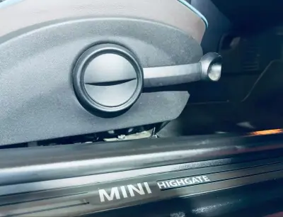 MINI Cooper 2014 - 16990 EUR, 120443 km - AUTO.MOTO.pt - 120443km - foto 57 de 59