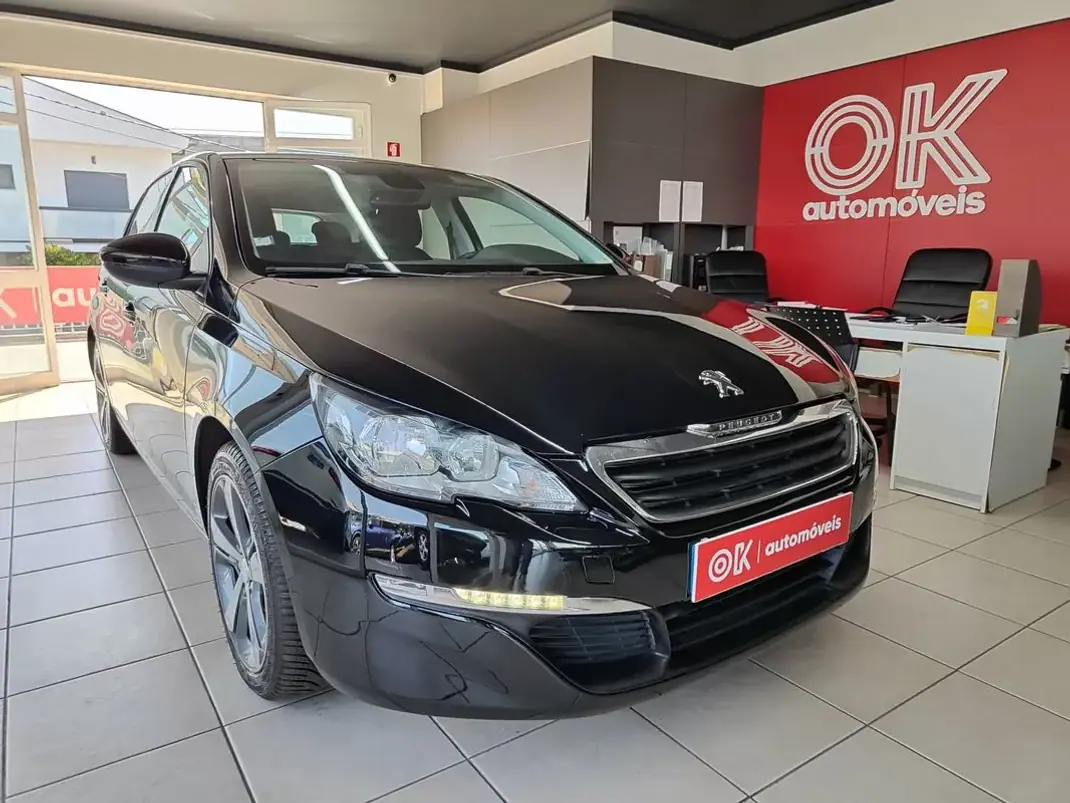 Peugeot 308 2014 - 9450 EUR, 199000 km - AUTO.MOTO.pt - 199000km - foto 1 de 32