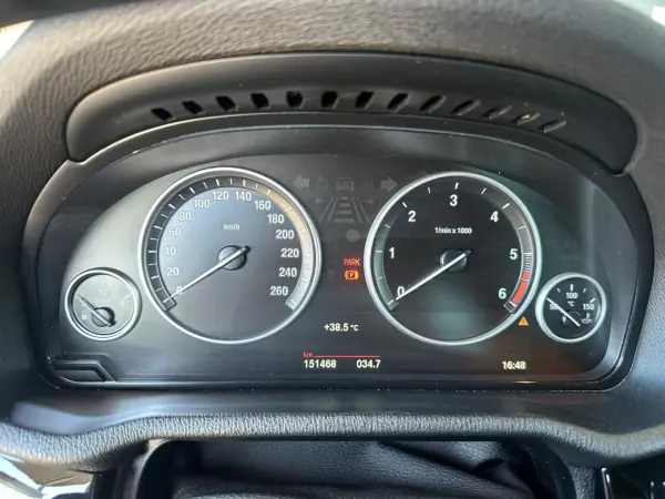 BMW X4 2018 - 32900 EUR, 151467 km - AUTO.MOTO.pt - 151467km - foto 21 de 38
