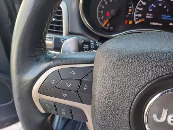 Jeep Grand Cherokee 2016 - 34950 EUR, 135350 km - AUTO.MOTO.pt - 135350km - foto 35 de 60