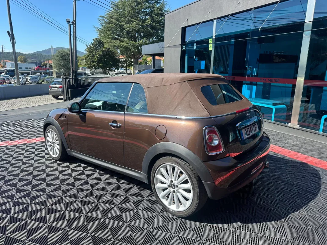 MINI Cooper 2011 - 11900 EUR, 197000 km - AUTO.MOTO.pt - 197000km - foto 6 de 12