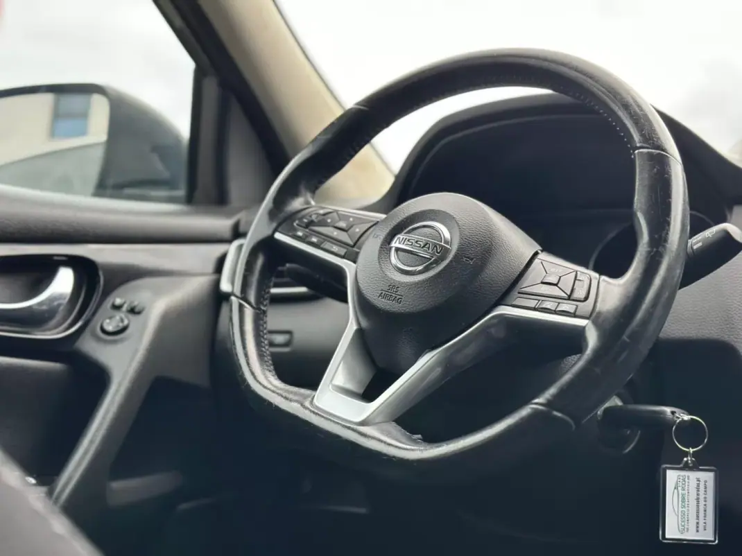 Nissan Qashqai 2018 - 20490 EUR, 79422 km - 79422km - foto 12 de 16