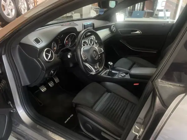 Mercedes-Benz CLA 180 2016 - 22900 EUR, 149000 km - AUTO.MOTO.pt - 149000km - foto 8 de 20
