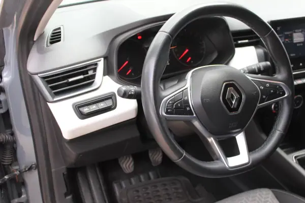 Renault Clio 2022 - 14750 EUR, 96500 km - AUTO.MOTO.pt - 96500km - foto 12 de 22