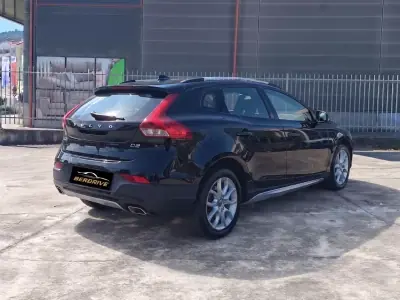 Volvo V40 Cross Country 2016 — photo 5 of 11