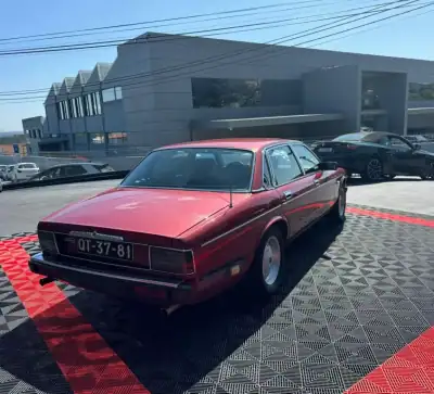 Jaguar Daimler 1990 - 19900 EUR, 146000 km - AUTO.MOTO.pt - 146000km - foto 12 de 14