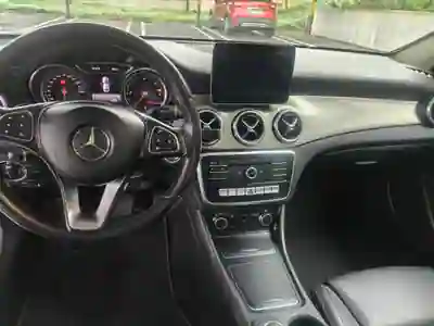 Mercedes-Benz C 180 2017 - 19900 EUR, 191000 km - AUTO.MOTO.pt - 191000km - foto 7 de 12