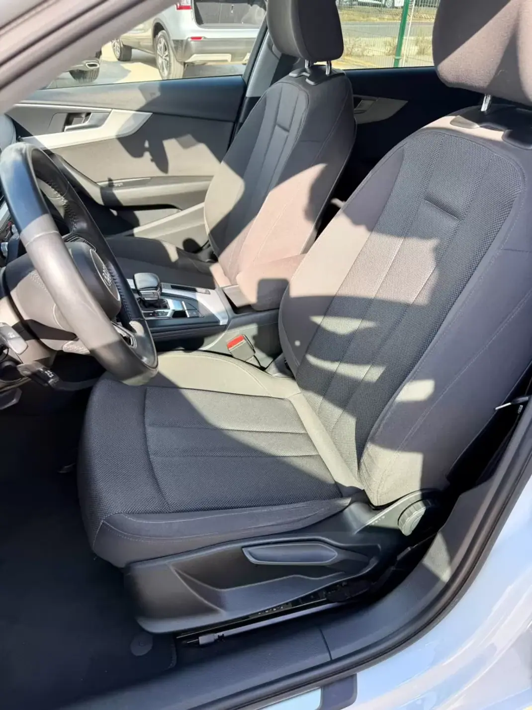 Audi A4 Avant 2020 - 26900 EUR, 165000 km - 165000km - foto 20 de 28